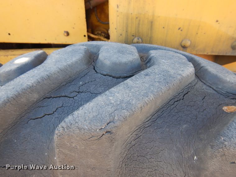 image for item EY9131 Caterpillar  rigid frame motor grader