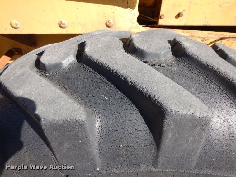 image for item EY9131 Caterpillar  rigid frame motor grader