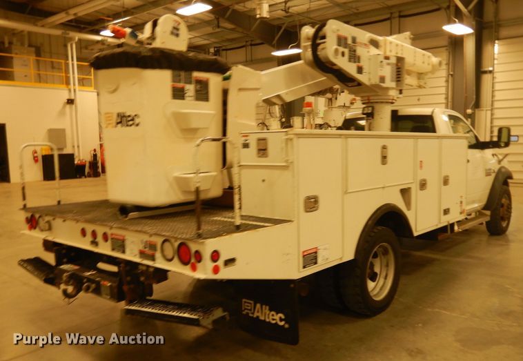 image for item EY9146 2015 Dodge Ram 5500  bucket truck