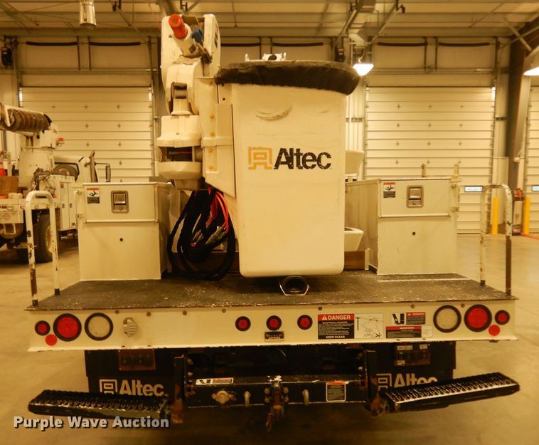 image for item EY9146 2015 Dodge Ram 5500  bucket truck