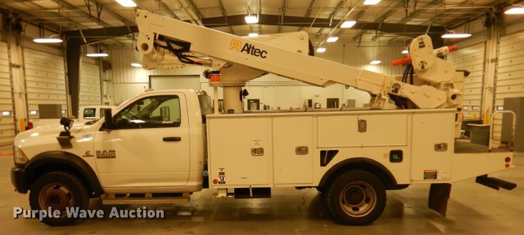 image for item EY9146 2015 Dodge Ram 5500  bucket truck