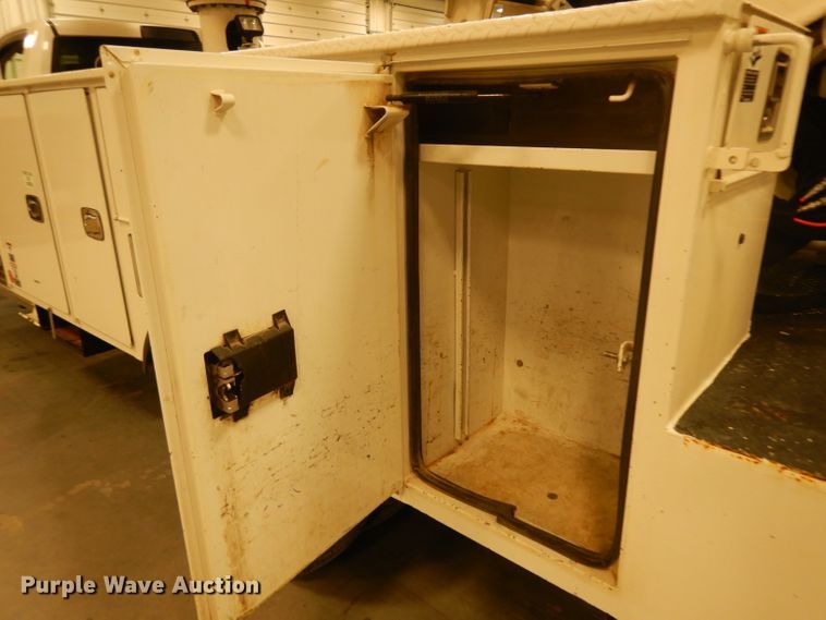 image for item EY9146 2015 Dodge Ram 5500  bucket truck