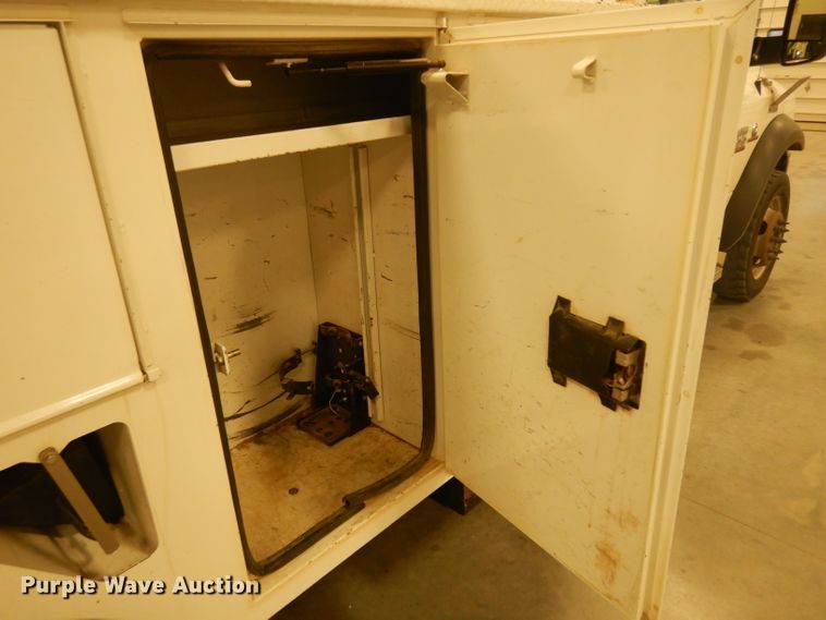 image for item EY9146 2015 Dodge Ram 5500  bucket truck