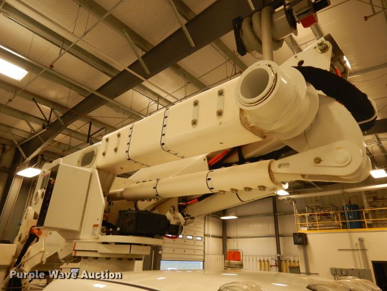 image for item EY9146 2015 Dodge Ram 5500  bucket truck