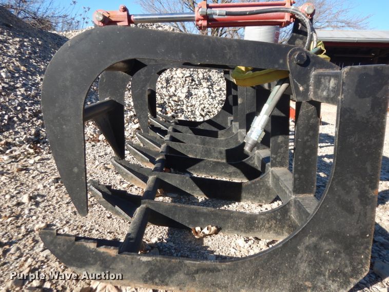 image for item EY9173 77"W skid steer grapple bucket