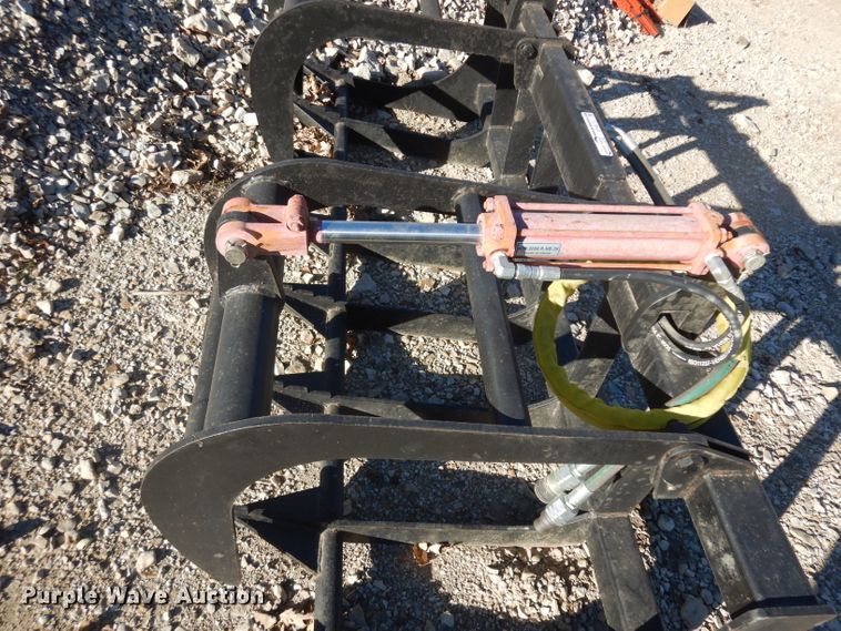 image for item EY9173 77"W skid steer grapple bucket