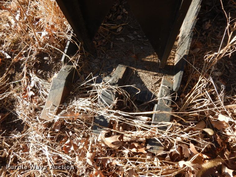 image for item EY9175 17"W skid steer stump bucket