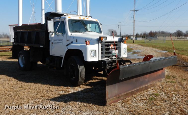 image for item FG9712 1989 International 1754  dump truck