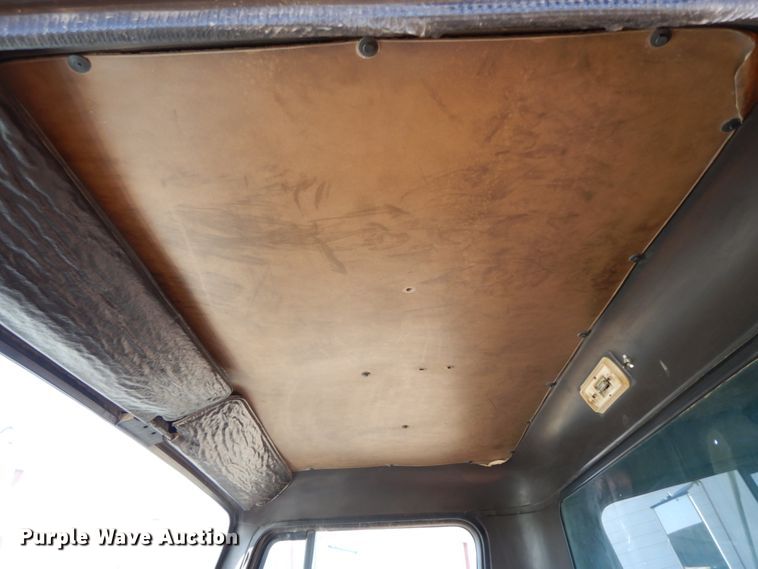 image for item FG9712 1989 International 1754  dump truck