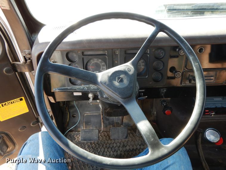 image for item FG9712 1989 International 1754  dump truck