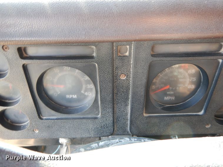 image for item FG9712 1989 International 1754  dump truck