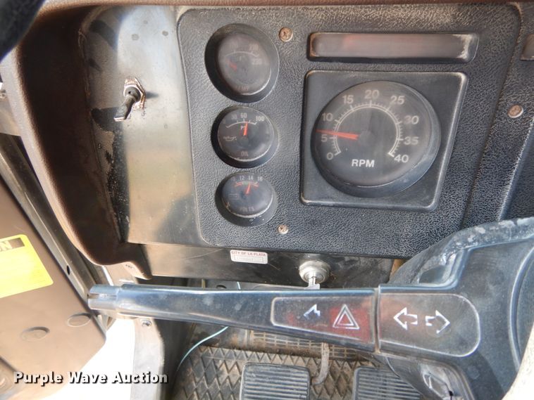 image for item FG9712 1989 International 1754  dump truck