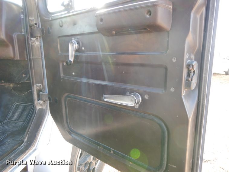 image for item FG9712 1989 International 1754  dump truck