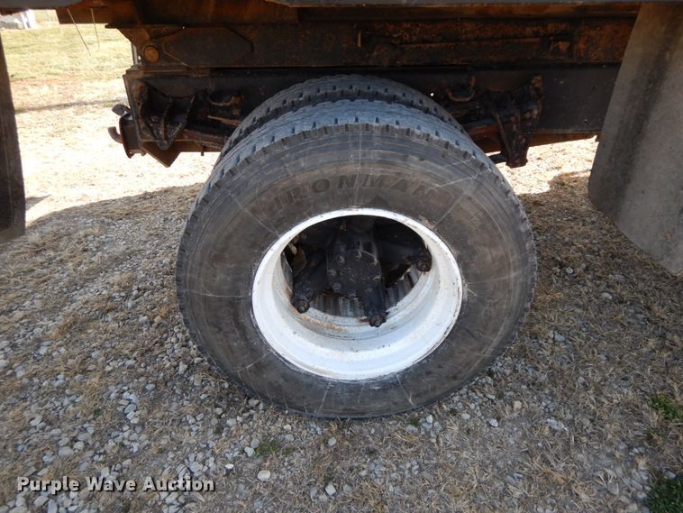 image for item FG9712 1989 International 1754  dump truck