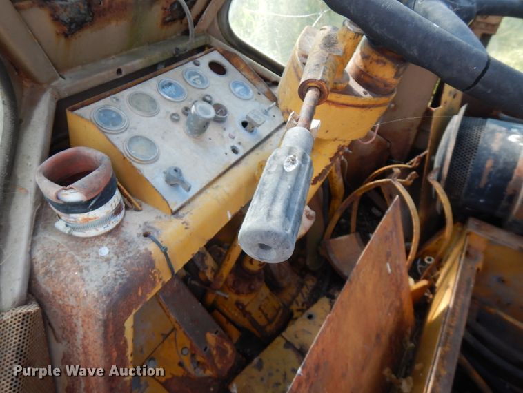 image for item FN9318 1972 Caterpillar 950  wheel loader