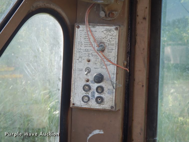 image for item FN9318 1972 Caterpillar 950  wheel loader