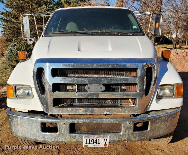 image for item FR9564 2006 Ford F650 Super Duty  truck cab and chassis