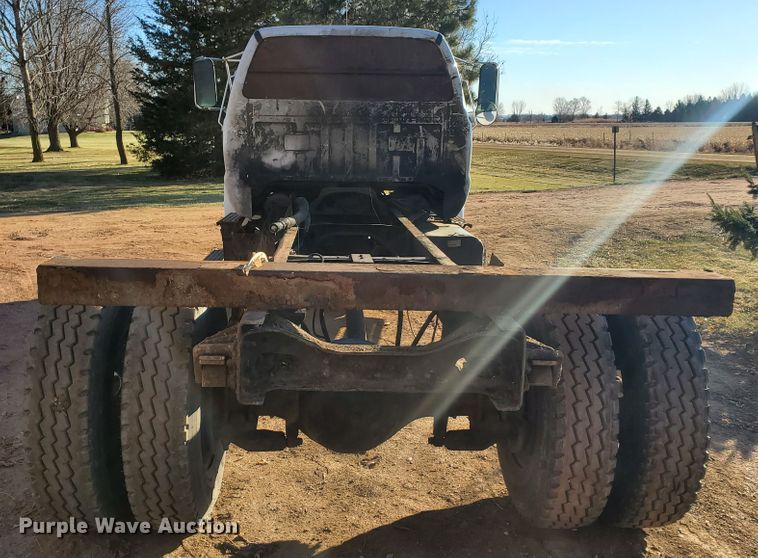 image for item FR9564 2006 Ford F650 Super Duty  truck cab and chassis