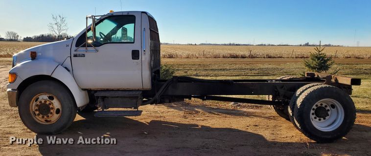 image for item FR9564 2006 Ford F650 Super Duty  truck cab and chassis