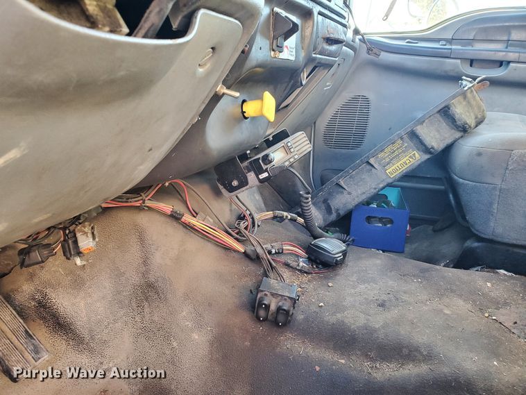 image for item FR9564 2006 Ford F650 Super Duty  truck cab and chassis