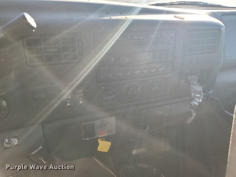 image for item FR9564 2006 Ford F650 Super Duty  truck cab and chassis