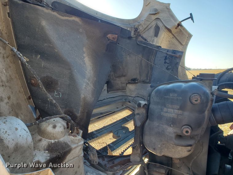 image for item FR9564 2006 Ford F650 Super Duty  truck cab and chassis