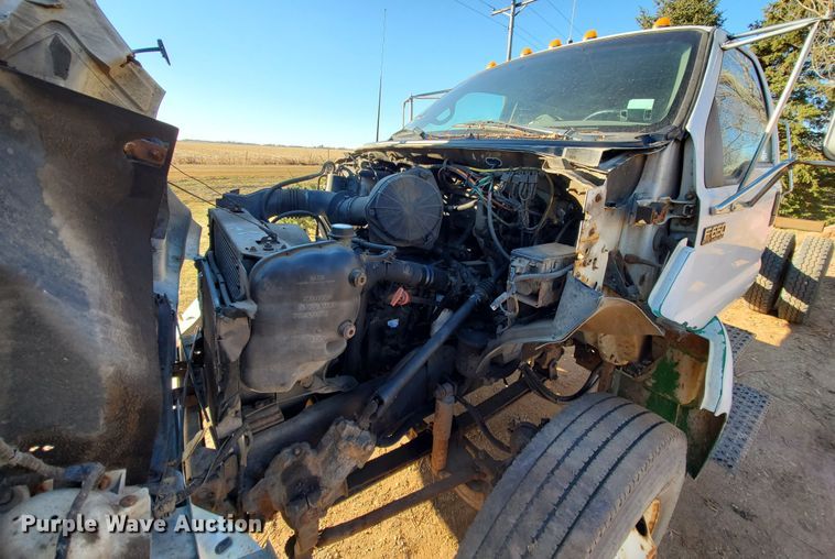 image for item FR9564 2006 Ford F650 Super Duty  truck cab and chassis