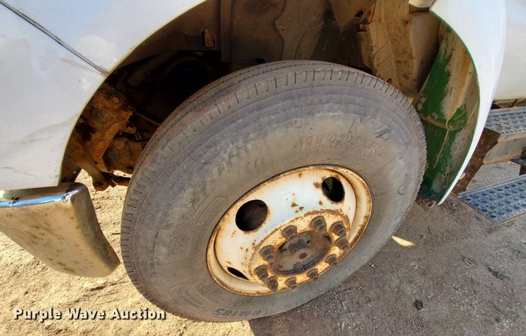 image for item FR9564 2006 Ford F650 Super Duty  truck cab and chassis