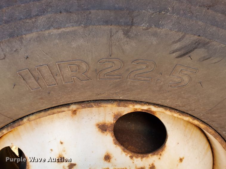 image for item FR9564 2006 Ford F650 Super Duty  truck cab and chassis