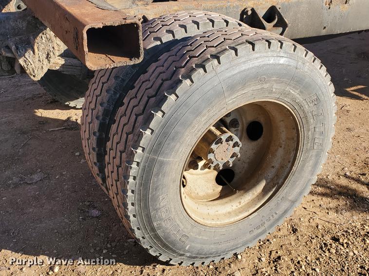 image for item FR9564 2006 Ford F650 Super Duty  truck cab and chassis