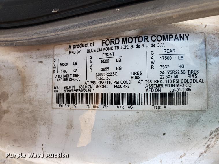 image for item FR9564 2006 Ford F650 Super Duty  truck cab and chassis