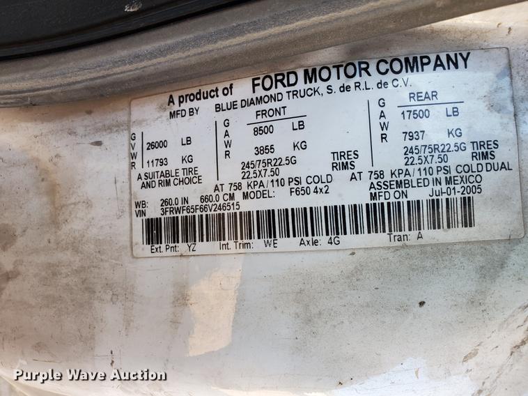 image for item FR9564 2006 Ford F650 Super Duty  truck cab and chassis