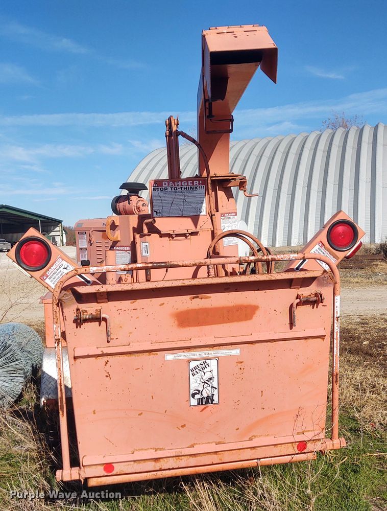 image for item FY9773 2001 Brush Bandit 200+  wood chipper