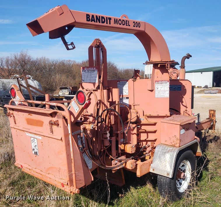 image for item FY9773 2001 Brush Bandit 200+  wood chipper
