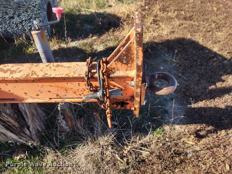 image for item FY9773 2001 Brush Bandit 200+  wood chipper