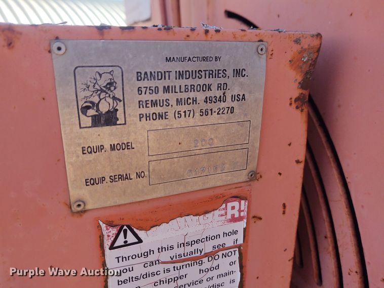 image for item FY9773 2001 Brush Bandit 200+  wood chipper