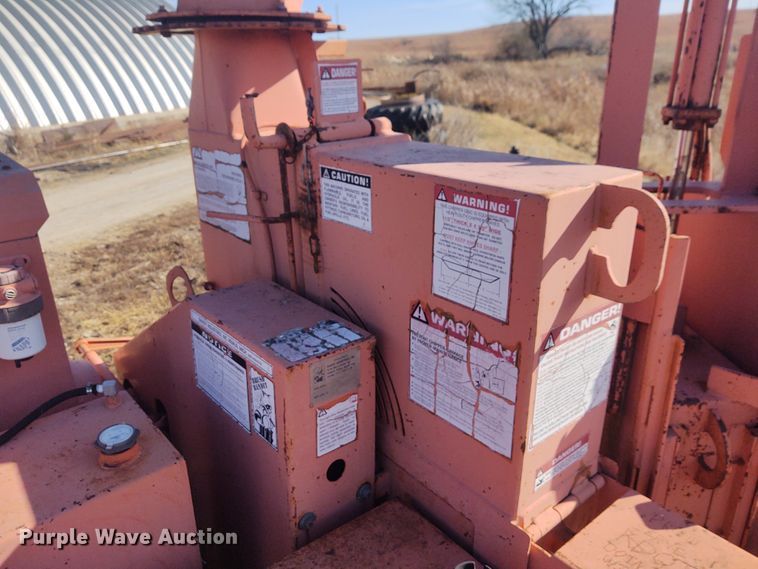 image for item FY9773 2001 Brush Bandit 200+  wood chipper