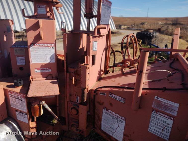 image for item FY9773 2001 Brush Bandit 200+  wood chipper