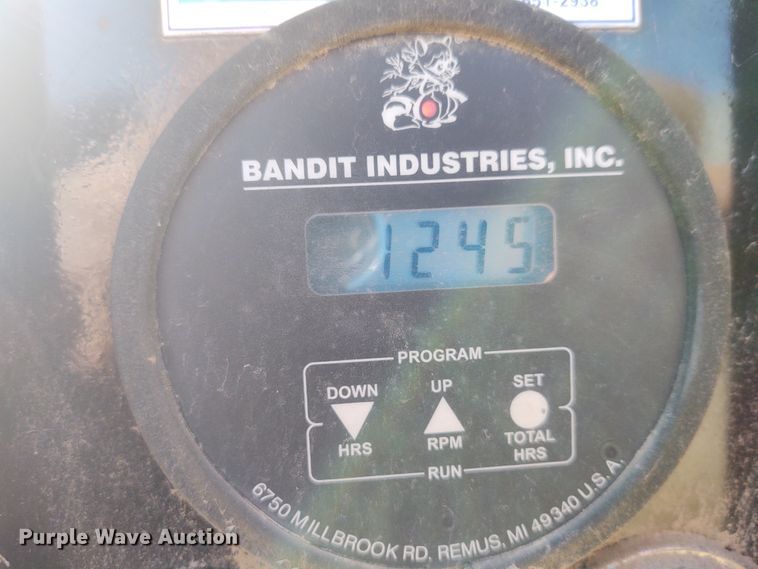 image for item FY9773 2001 Brush Bandit 200+  wood chipper