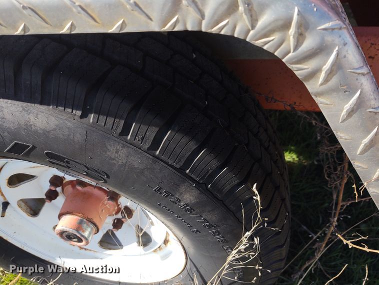 image for item FY9773 2001 Brush Bandit 200+  wood chipper