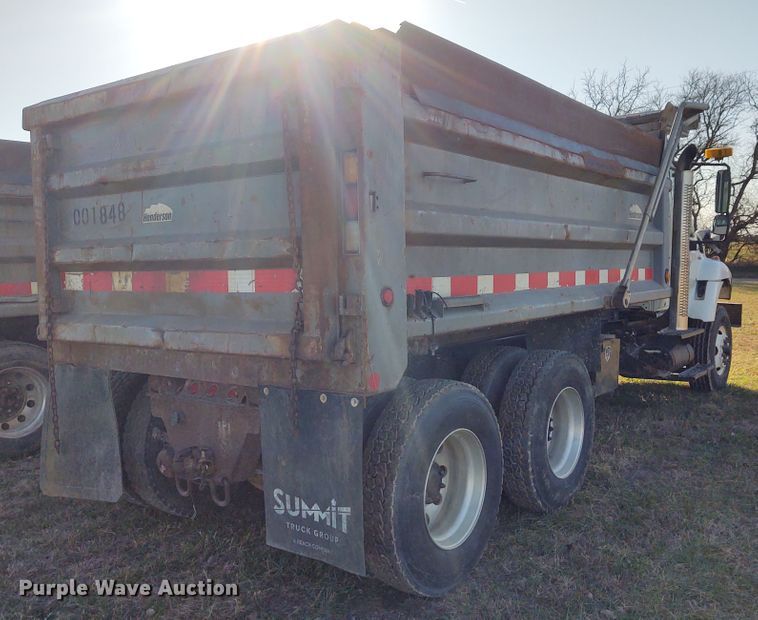 image for item FY9794 2009 International 7500  dump truck