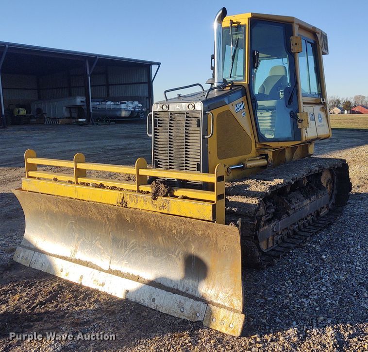image for item FY9803 2004 John Deere 650H XLT  dozer