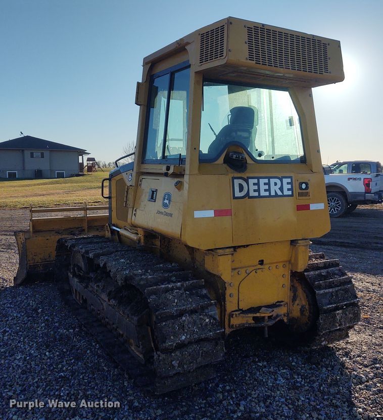 image for item FY9803 2004 John Deere 650H XLT  dozer