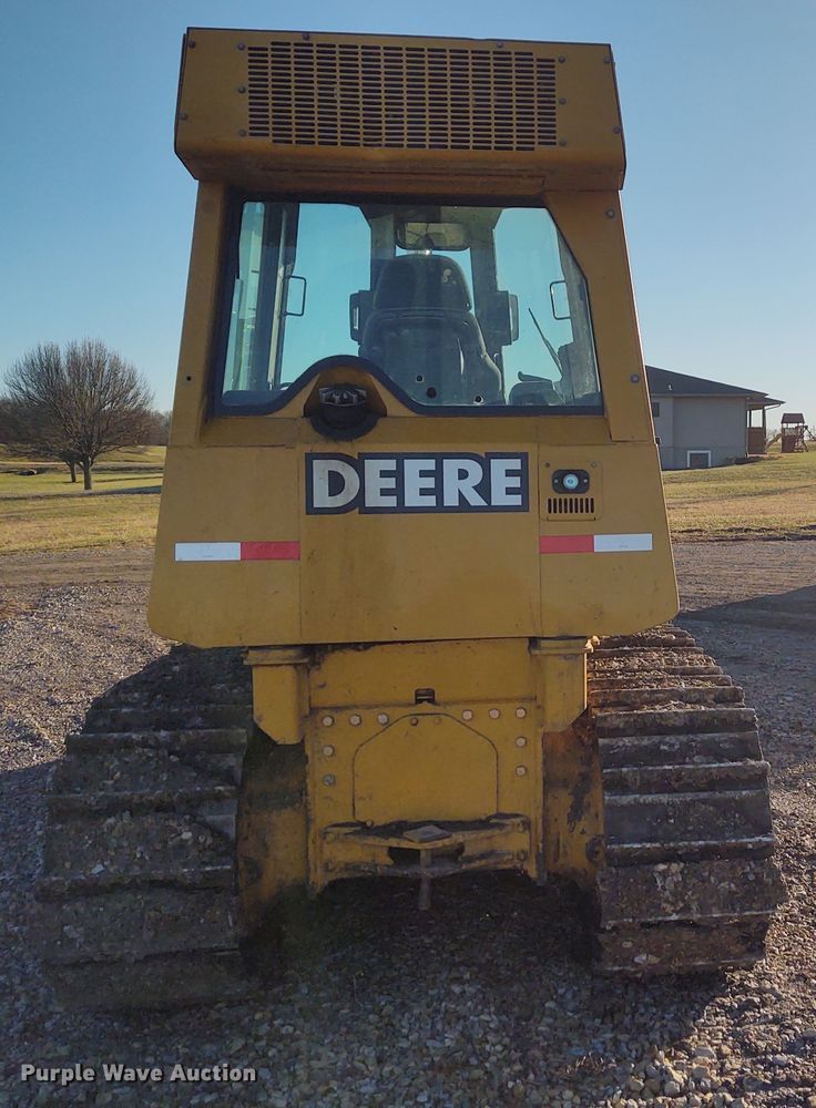 image for item FY9803 2004 John Deere 650H XLT  dozer