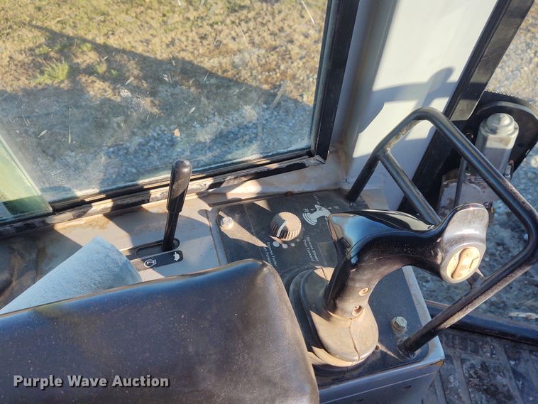 image for item FY9803 2004 John Deere 650H XLT  dozer