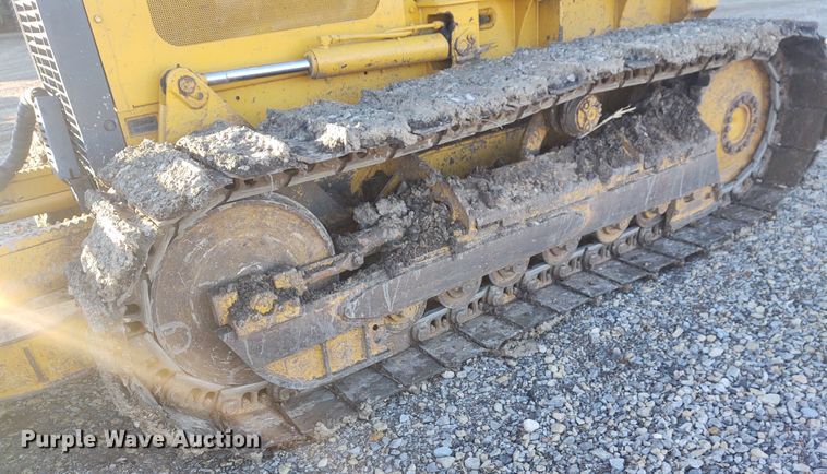 image for item FY9803 2004 John Deere 650H XLT  dozer