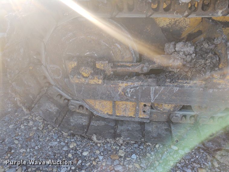 image for item FY9803 2004 John Deere 650H XLT  dozer