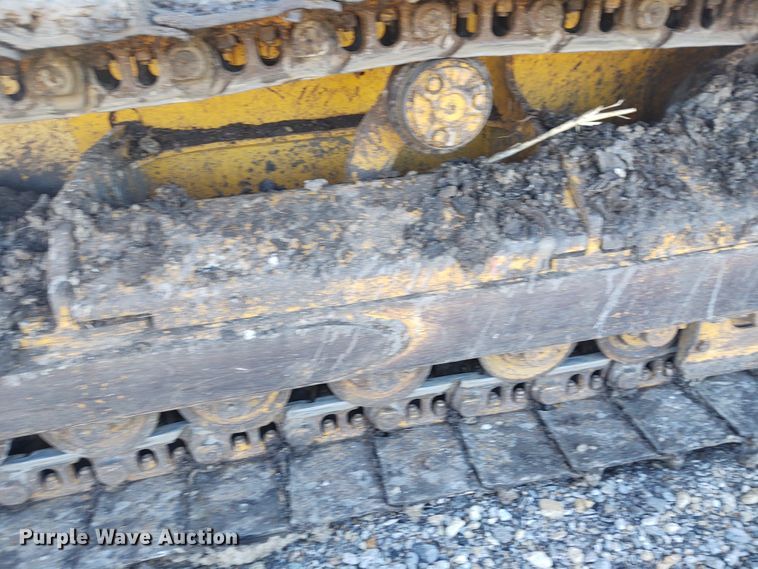 image for item FY9803 2004 John Deere 650H XLT  dozer