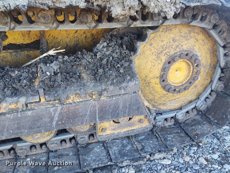 image for item FY9803 2004 John Deere 650H XLT  dozer