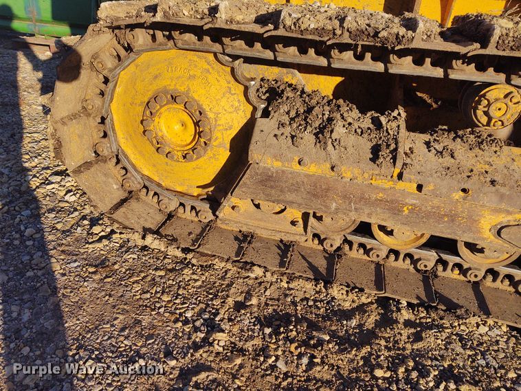 image for item FY9803 2004 John Deere 650H XLT  dozer